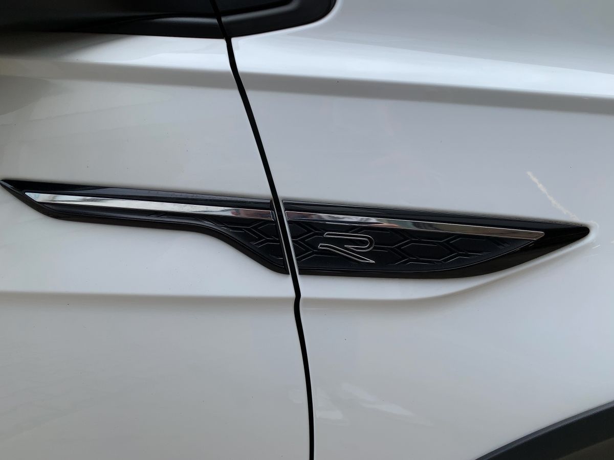 Volkswagen Taigo 1.0 TSI DSG R-LINE - Samsaru's Car Outlet