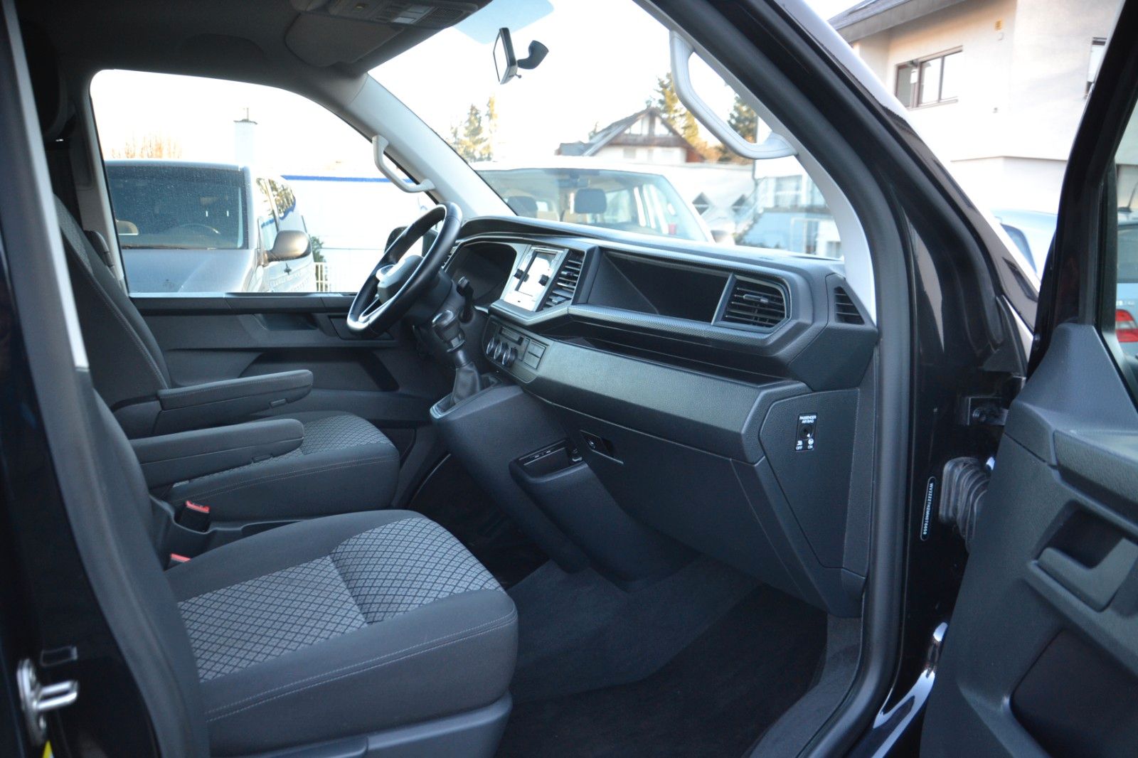Volkswagen T6.1 Multivan - Samsaru's Car Outlet