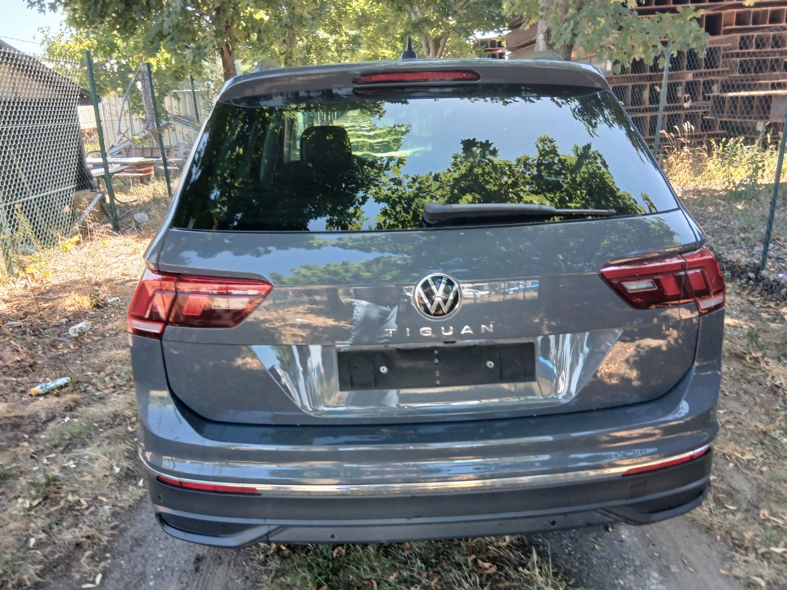 Volkswagen Tiguan Life - Samsaru's Car Outlet