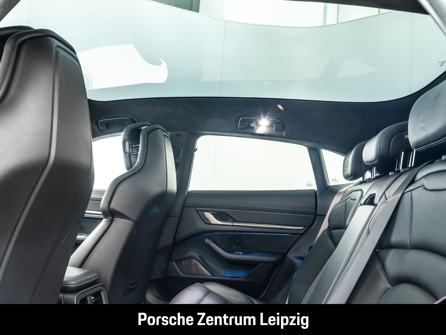 Porsche Taycan Turbo S Cross Turismo ActiveRide Burmeste