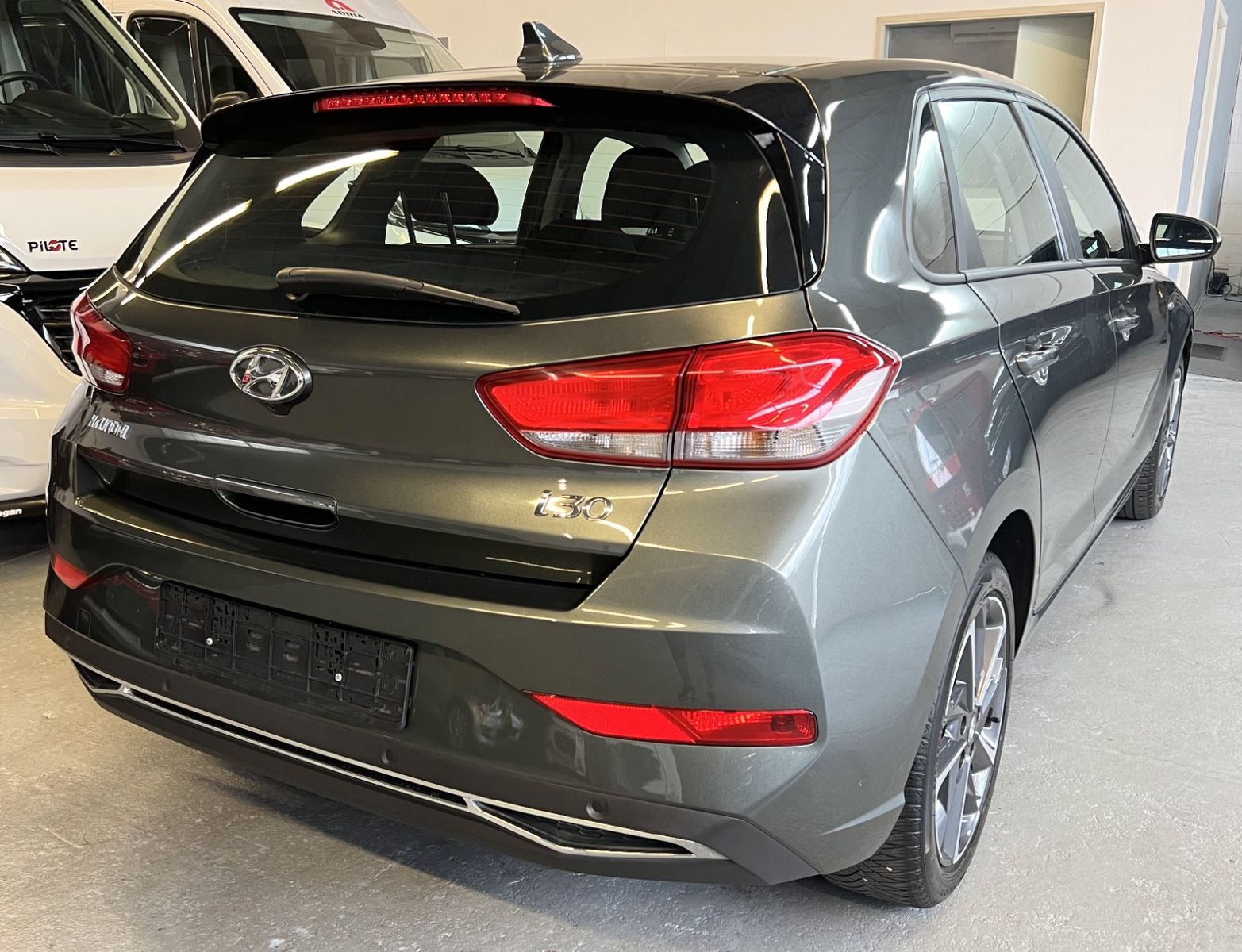 Hyundai i30 Trend T-GDI - Samsaru's Car Outlet