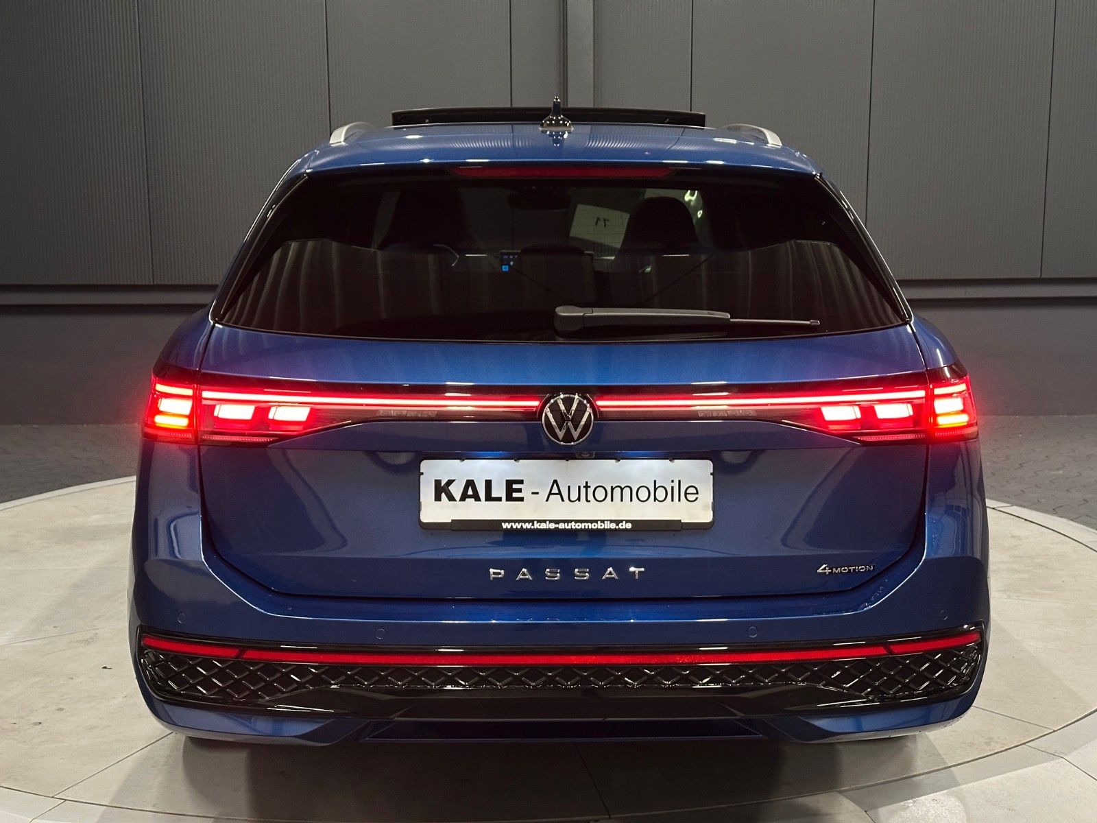 Volkswagen Passat Variant 4Motion R-Line *AHK*PANORAMA*HUD*