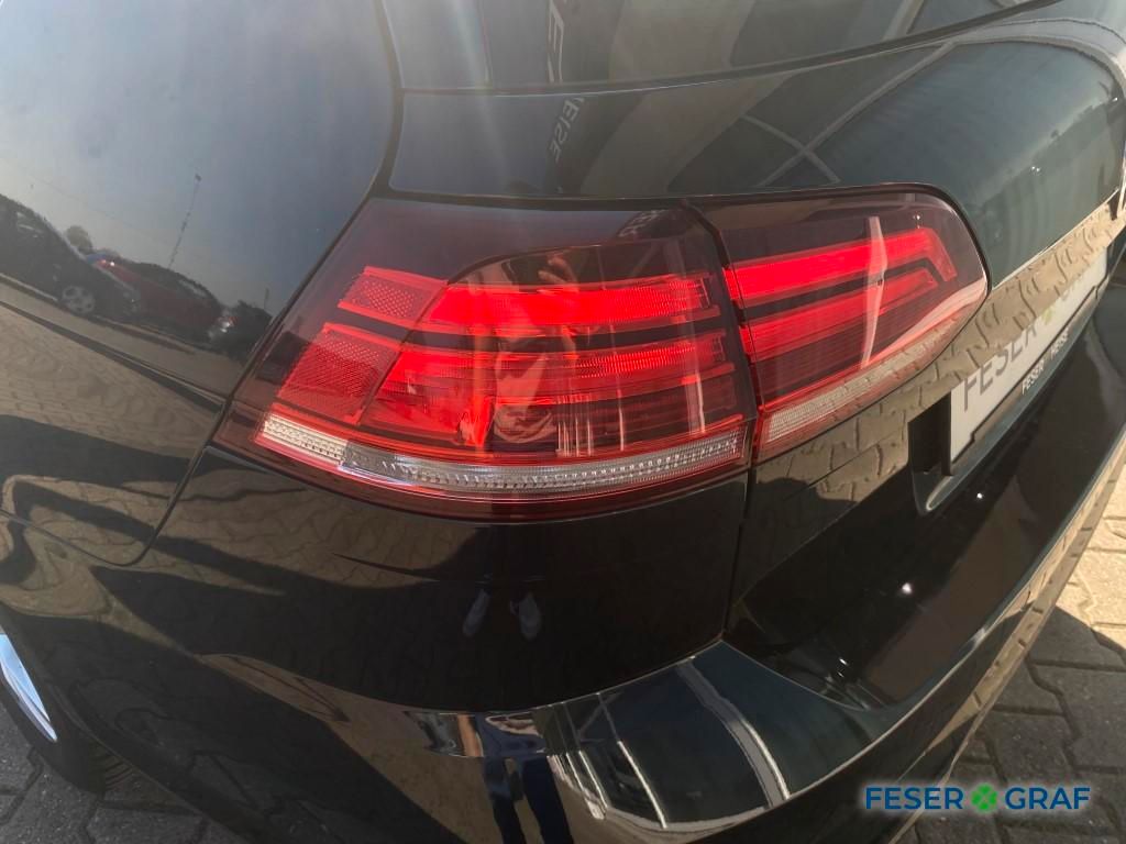 Volkswagen Golf VII Variant 2.0 TDI Comfortline DSG R-Line - Samsaru's Car Outlet