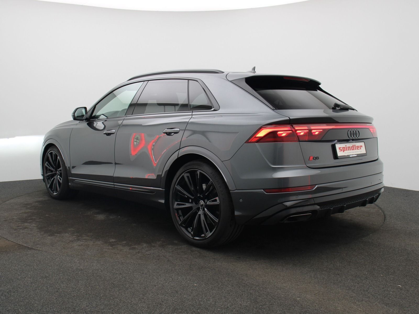 Audi Q8 S-Line 55 TFSI quattro / Pano, Laser, Standh