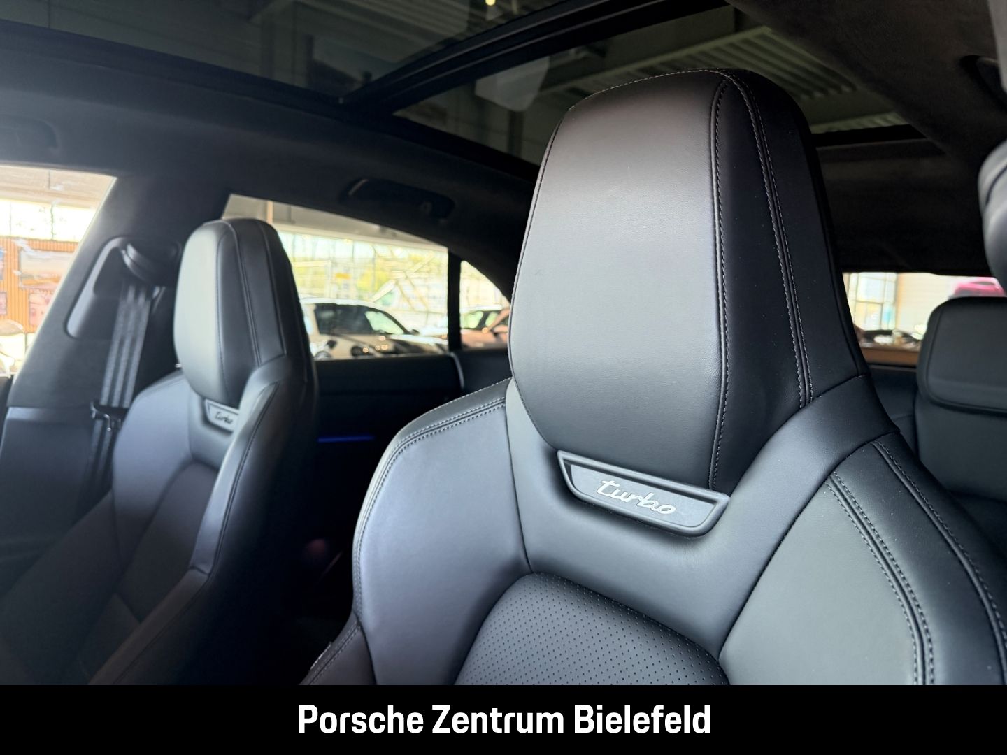 Porsche Macan Turbo HA-Lenkung InnoDrive Surround-View