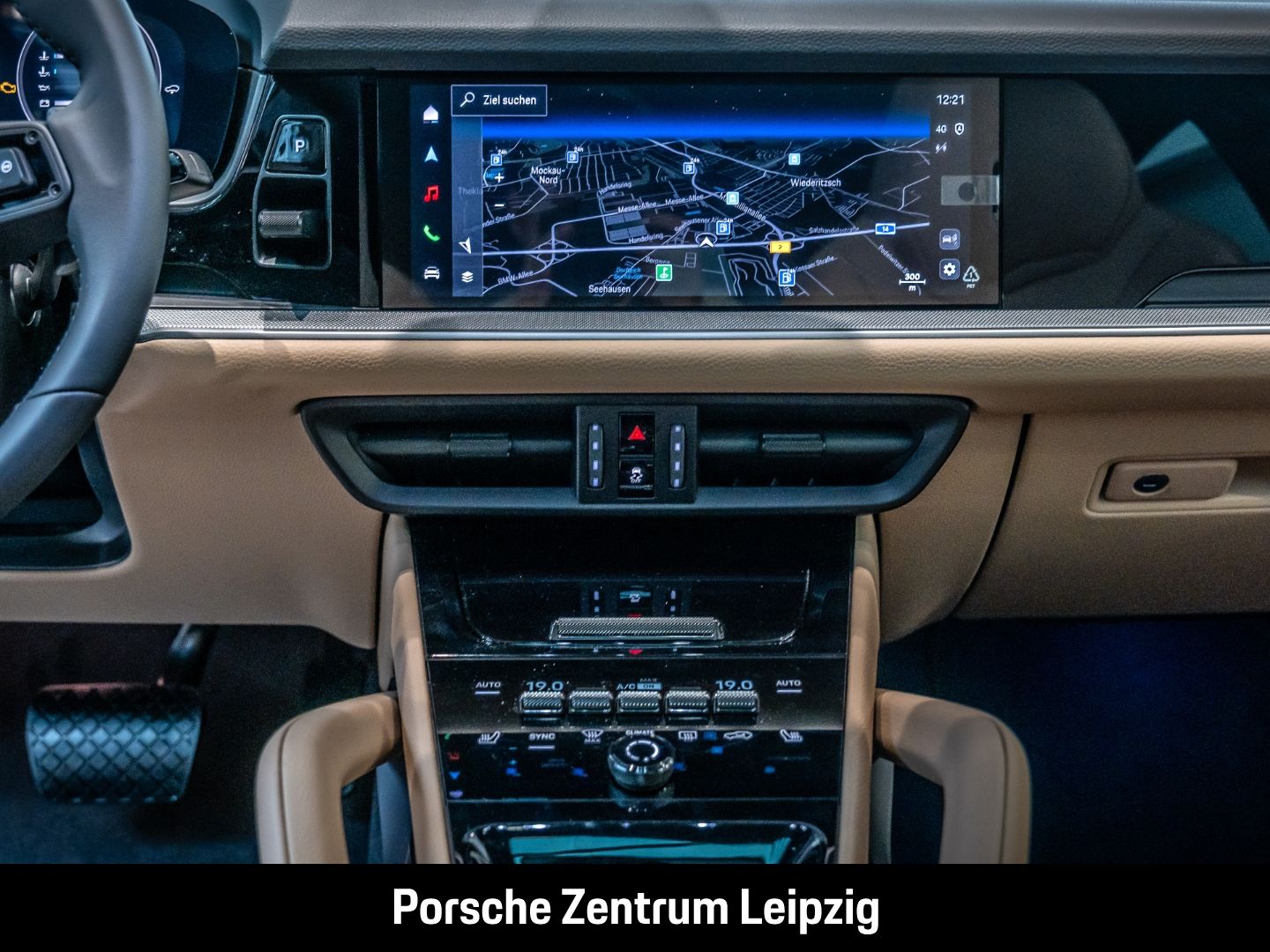 Porsche Cayenne Coupe FnW Racinggrün Luft 22Zoll SportDe