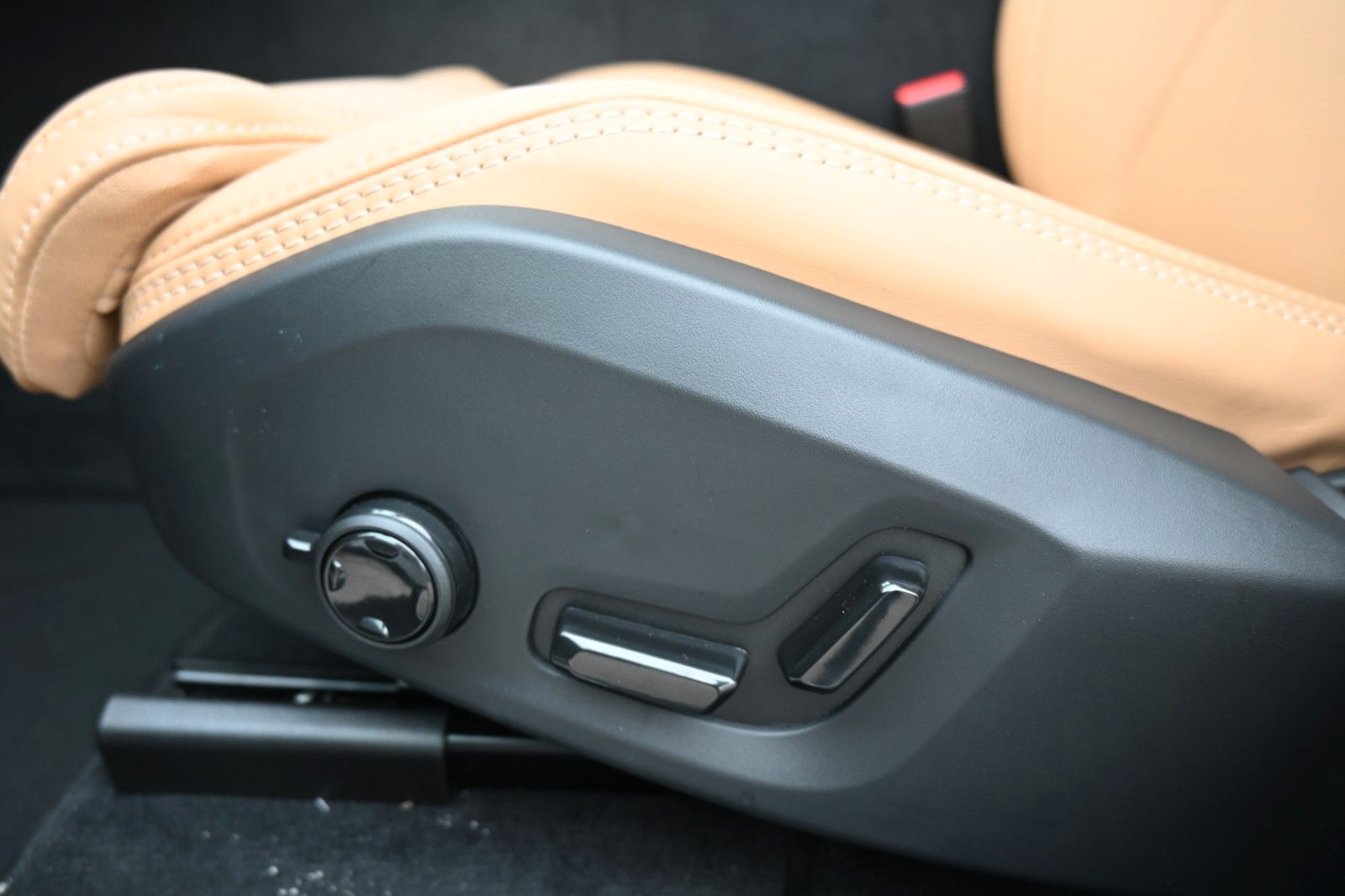 Volvo XC60 B4 D AWD Ultimate Dark*STDHZG*360°*LUFT*ACC