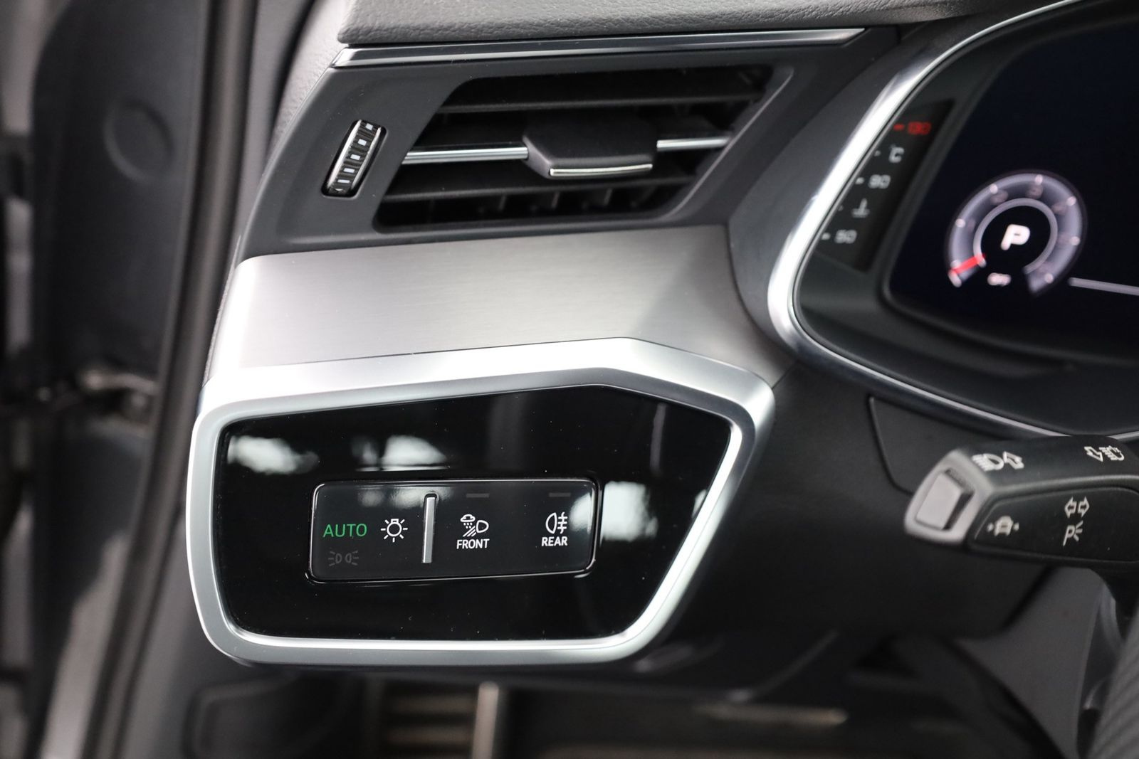 Audi A6 Avant 40 TDI quattro S line - Samsaru's Car Outlet