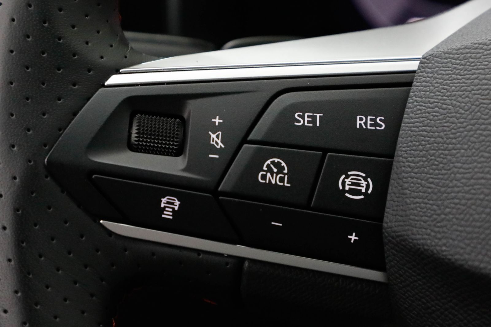 Seat Leon ST 2.0 TDI DSG FR AHK Navi Kamera ACC LED