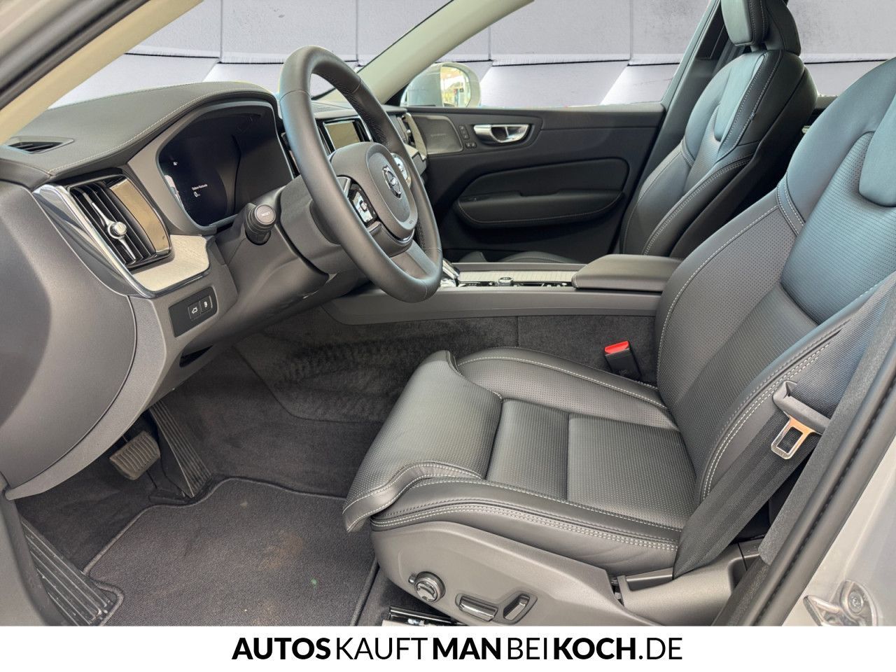 Volvo XC60 T6 Plug-In AWD - Samsaru's Car Outlet