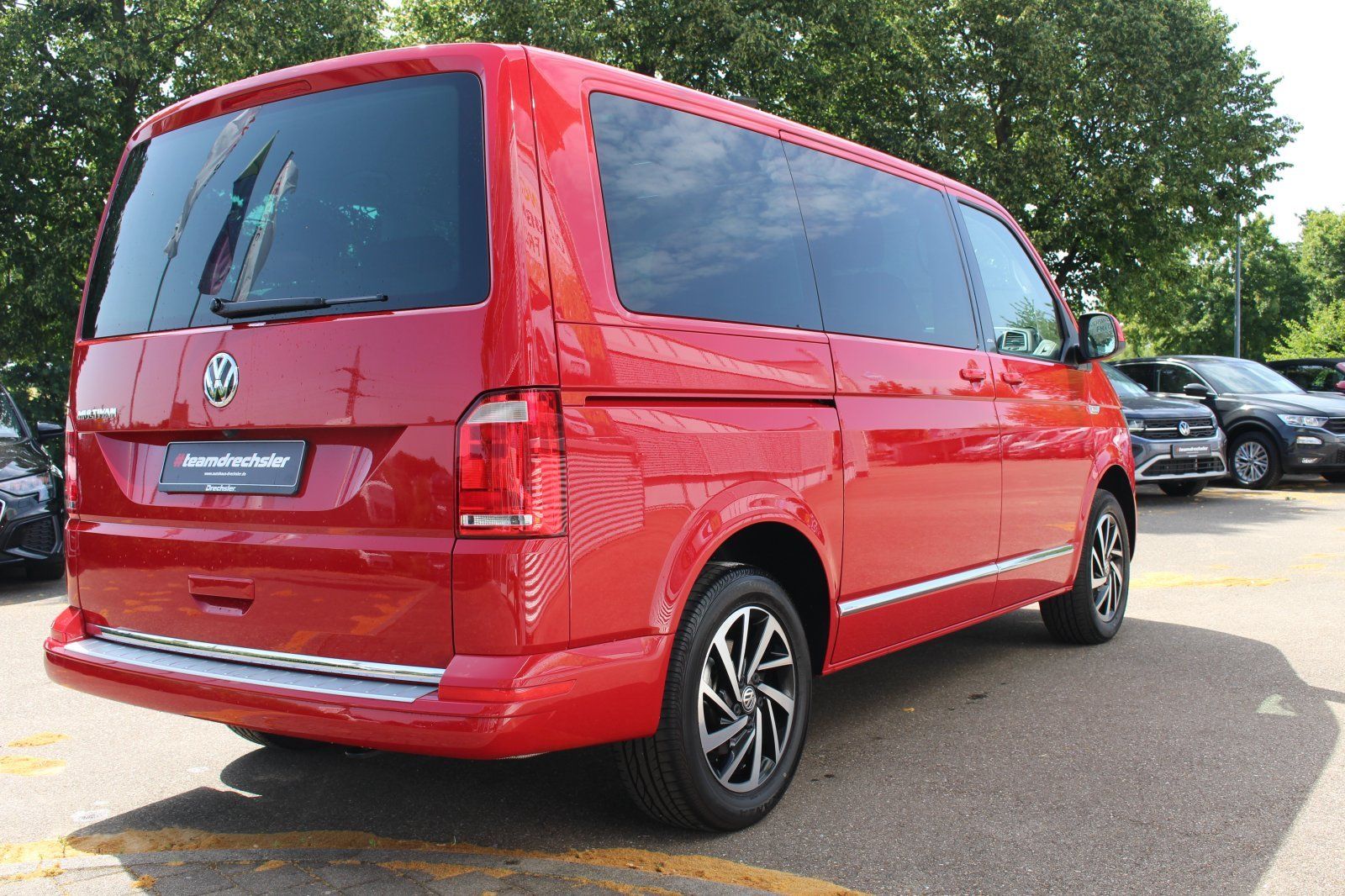 Volkswagen T6 Multivan 2.0 TDI Join - Samsaru's Car Outlet
