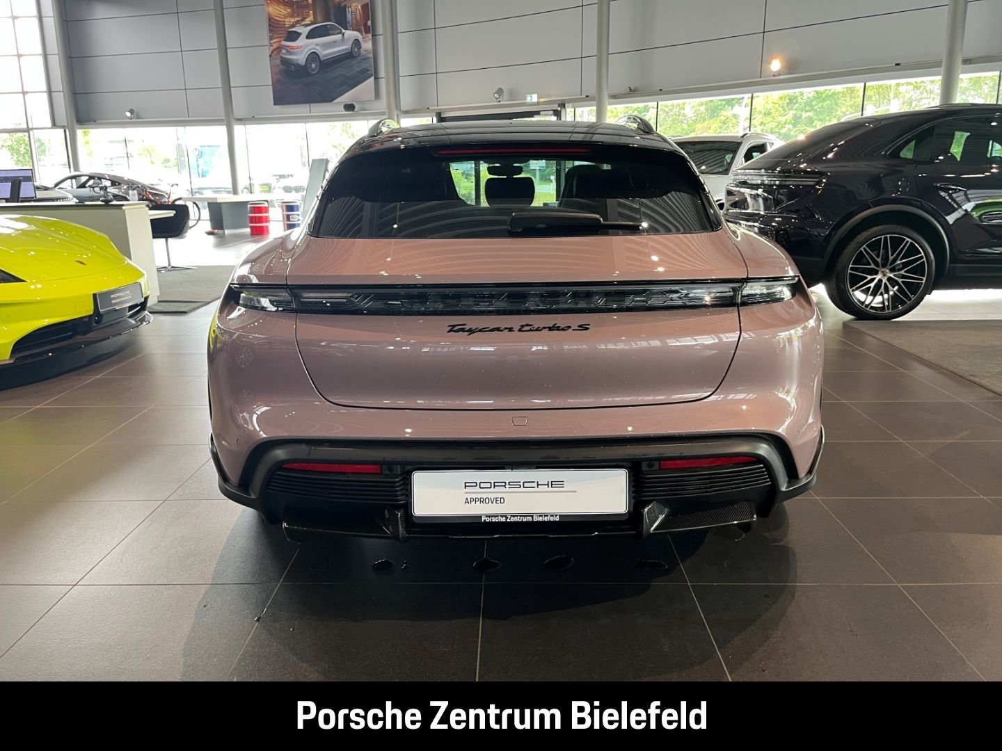 Porsche Taycan Turbo S Cross Turismo Burmester Panorama