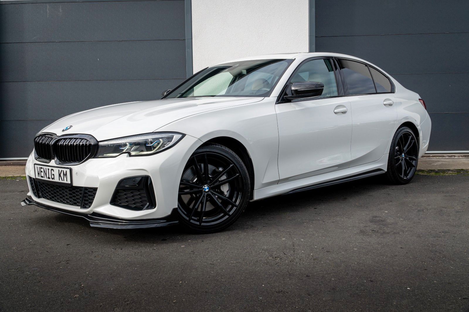 BMW 330i MSport - Samsaru's Car Outlet