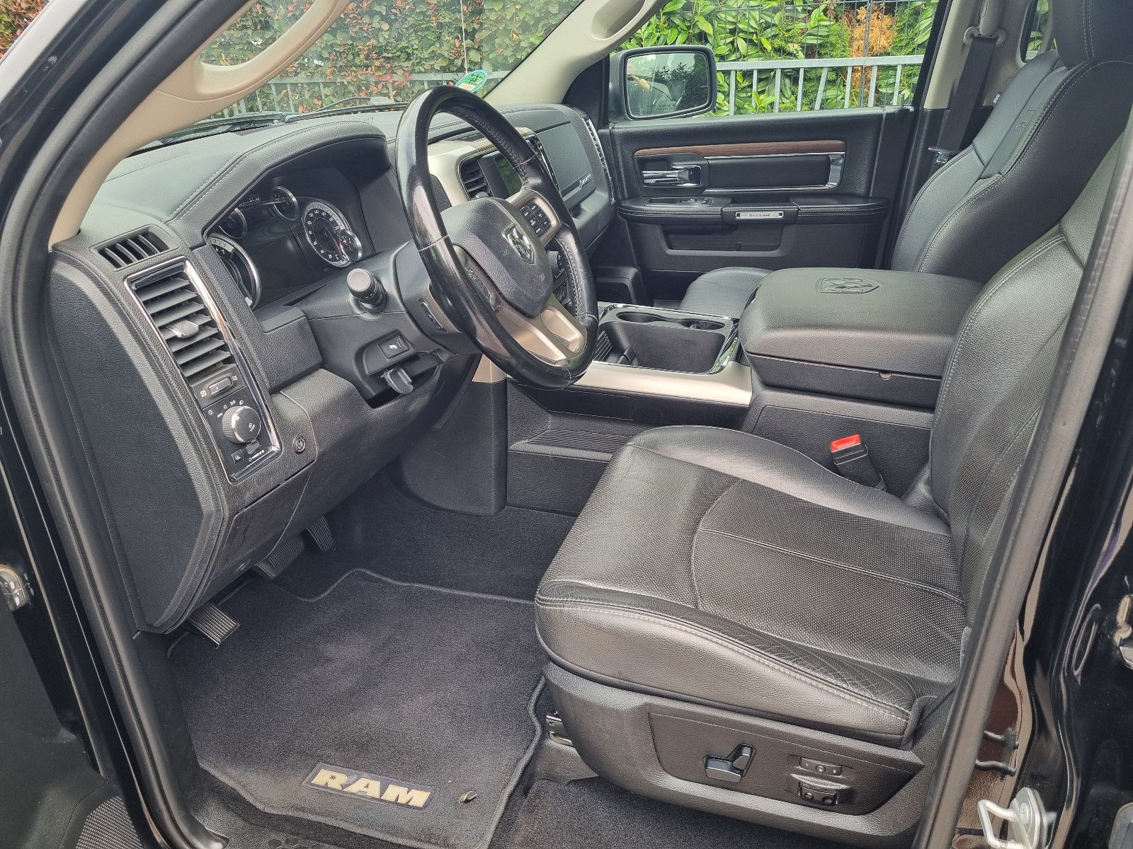 Dodge RAM 1500 5,7V8 4x4 Laramie CrewCab *1.Hd-BRD/TOP
