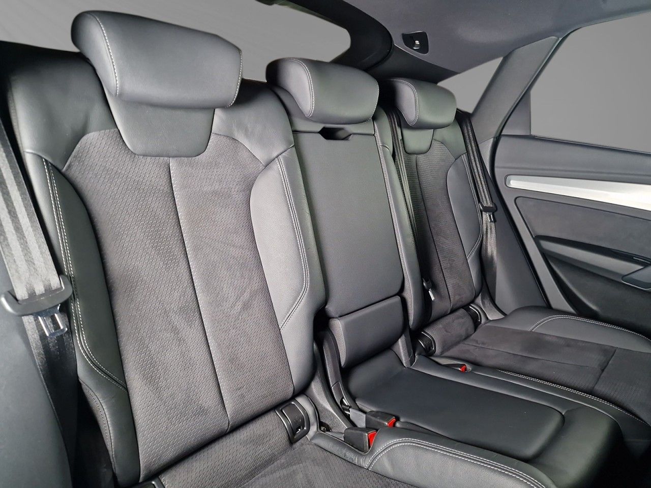Audi Q5 Sportback 50 TDI quattro S-line - Samsaru's Car Outlet