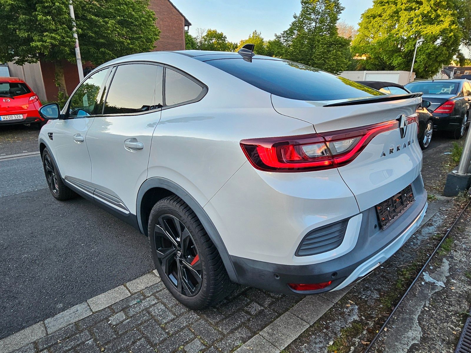 Renault ARKANA 1.3 TCE R.S. LiNE AUT BENZIN/HYBRID - Samsaru's Car Outlet