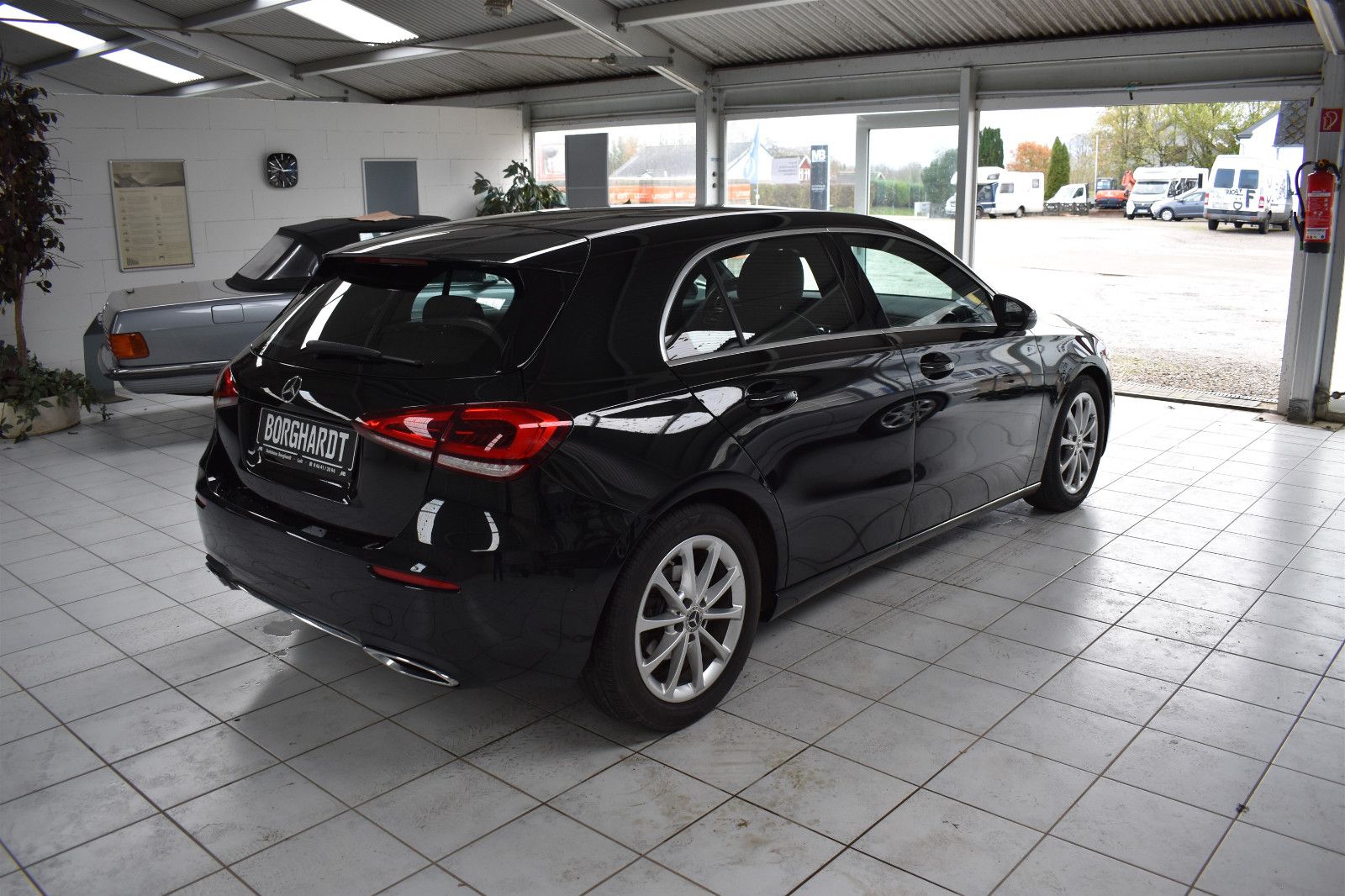 Mercedes-Benz A 180 - Samsaru's Car Outlet