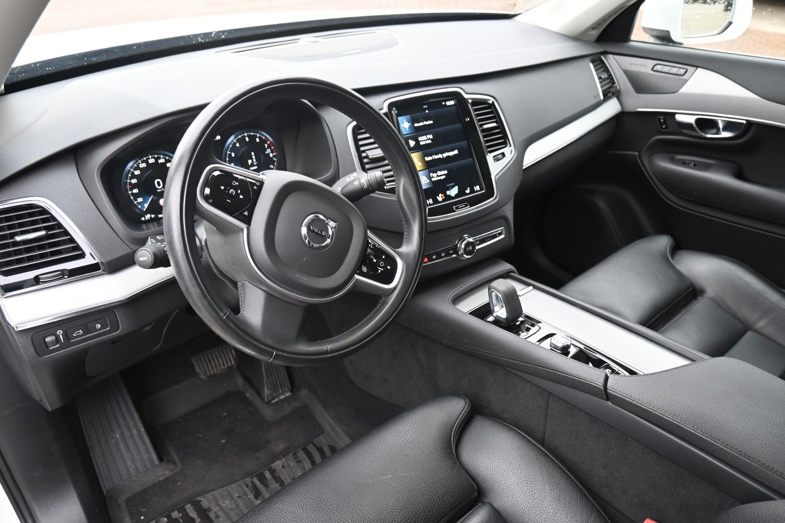 Volvo XC90 T8 AWD Inscrip. - Samsaru's Car Outlet