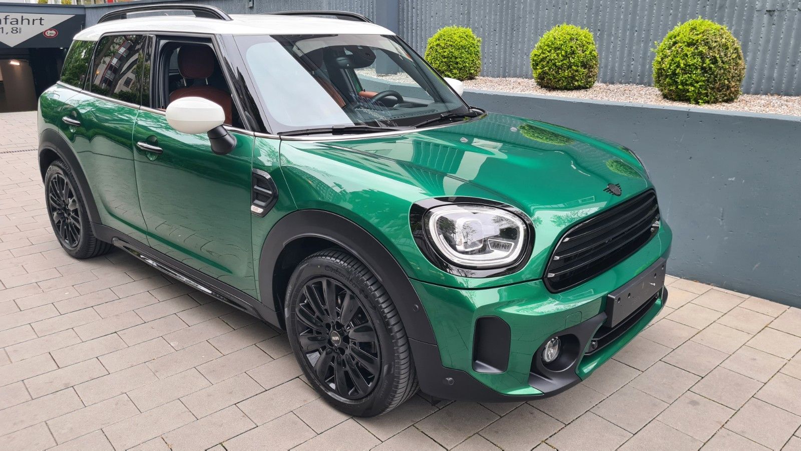 MINI Cooper Countryman Mini Yours Trim - Samsaru's Car Outlet