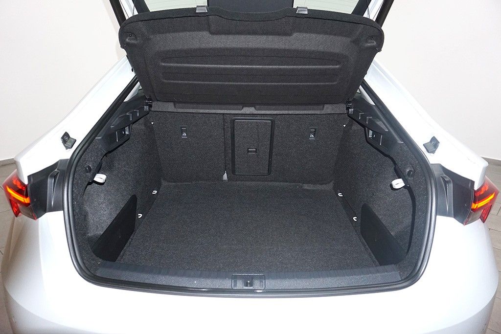 Skoda Octavia 2.0TDIDSG Style Virtual Standhz LED