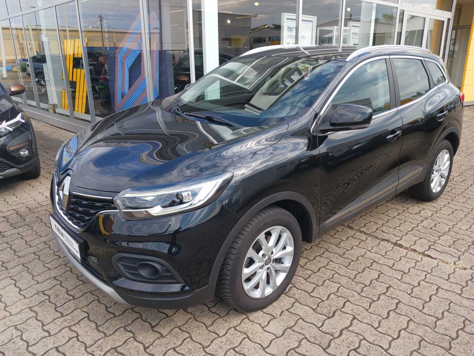 Renault Kadjar LIMITED - Samsaru's Car Outlet
