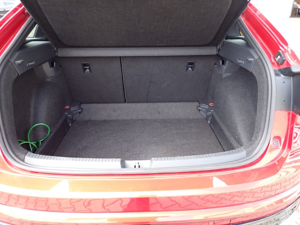 Volkswagen Taigo 1.0 TSI DSG R-Line - Samsaru's Car Outlet