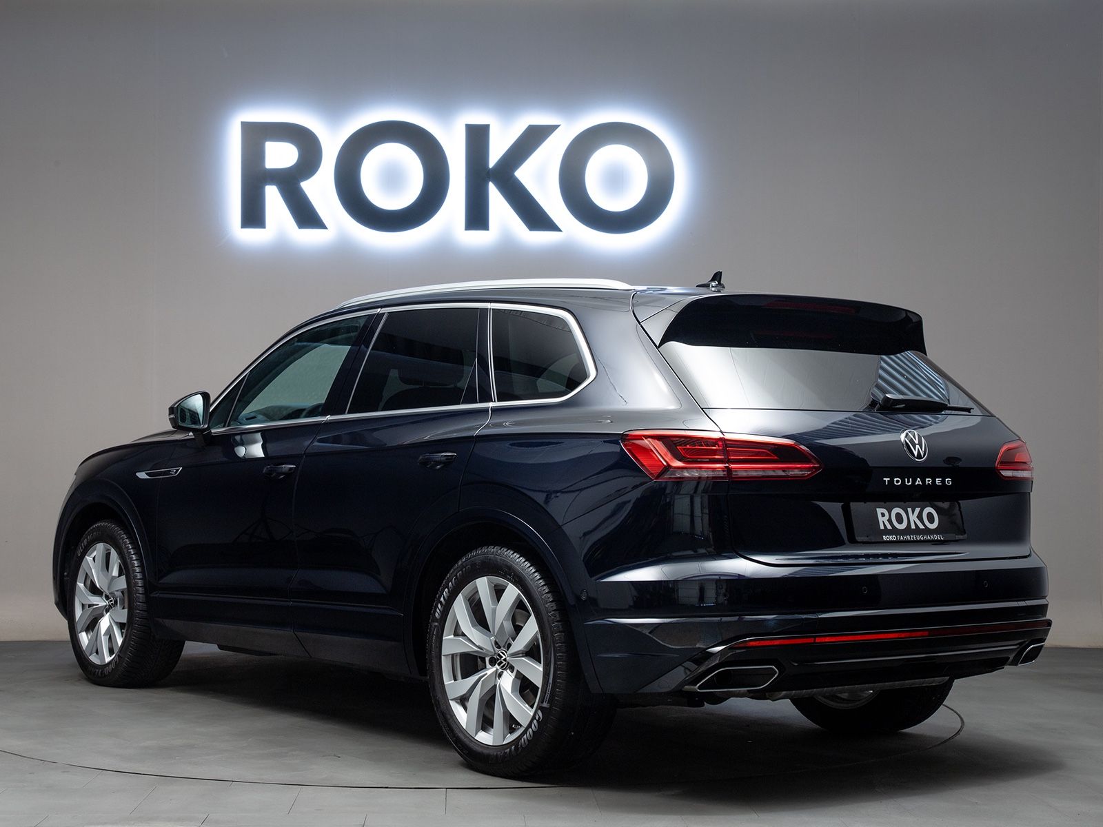Volkswagen Touareg R-Line - Samsaru's Car Outlet