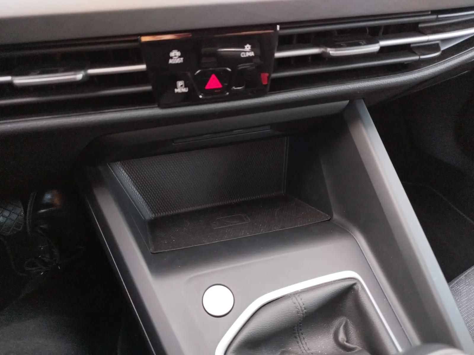 Volkswagen Golf Life 1.5 TSI - Samsaru's Car Outlet