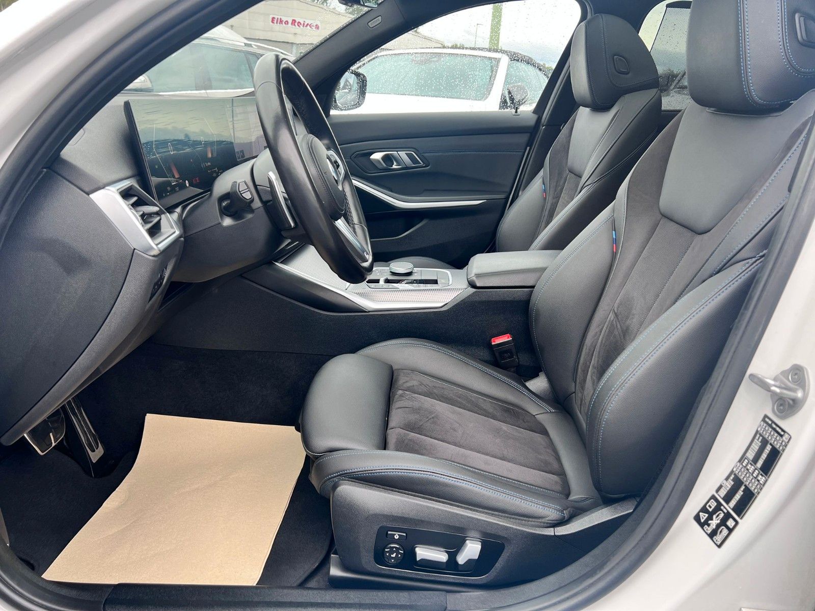 BMW 330i xDRIVE M SPORT - Samsaru's Car Outlet