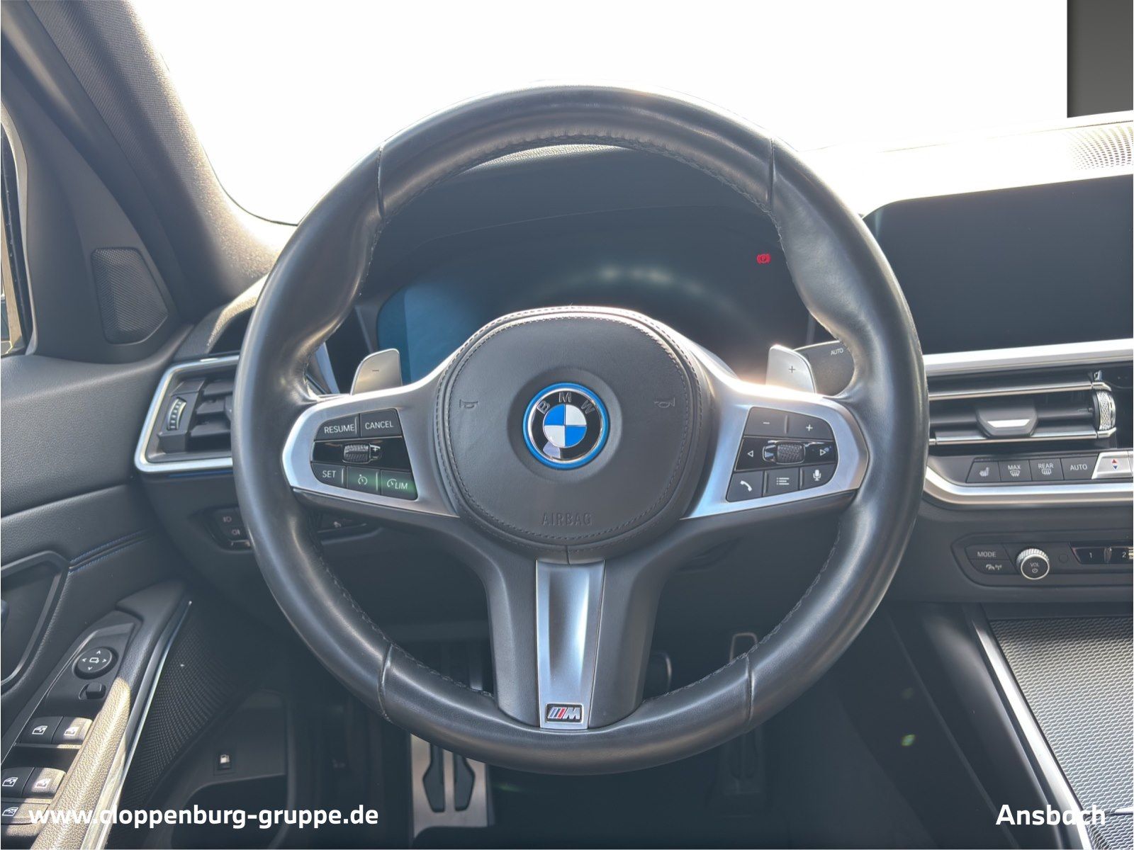 BMW 330e M Sportpaket - Samsaru's Car Outlet