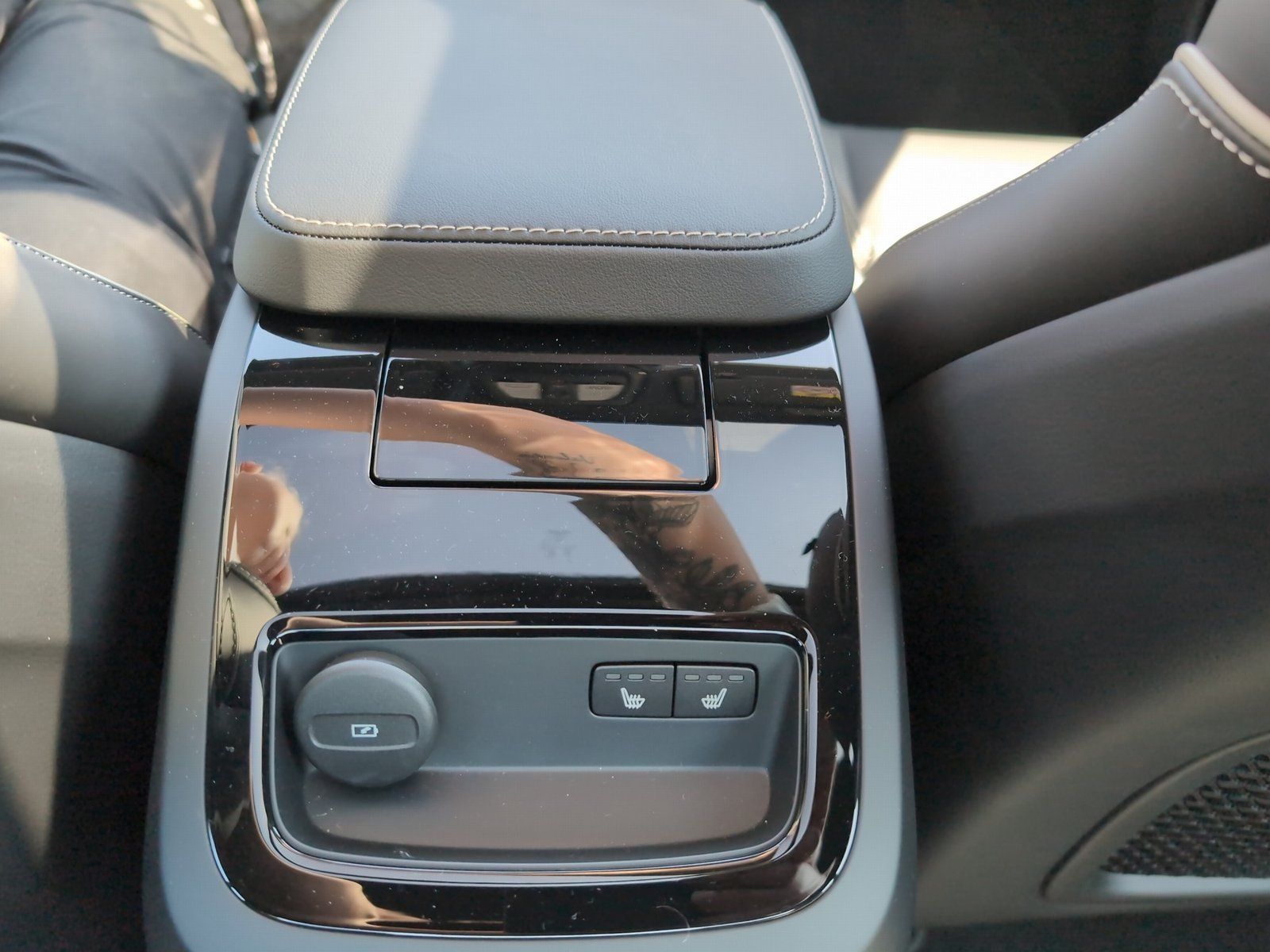 Volvo S60+Recharge+T8+AWD+Plug-in-Hybr.+E-Sitze+Standh