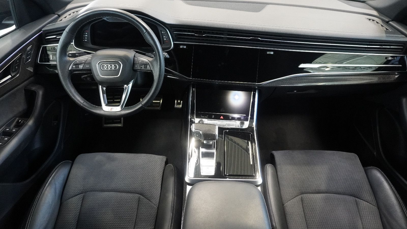 Audi Q8 50 TDI S-LINE*COMPETITION-PLUS*LUFT*CARBON*22
