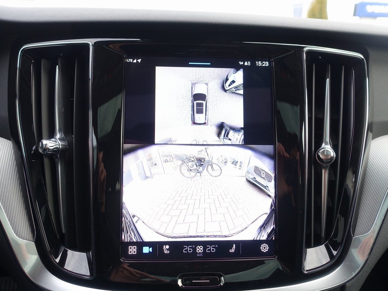 Volvo V60 Plus T6 AWD Plug-in Hybrid/AHK/360°/BLIS/H&K