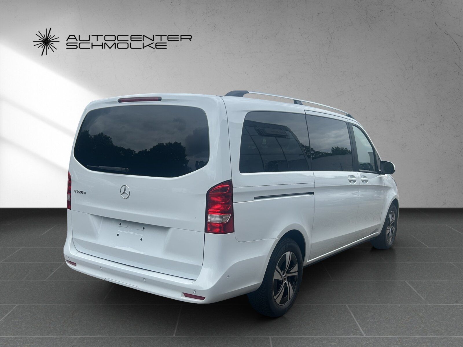 Mercedes-Benz V 220 d - Samsaru's Car Outlet