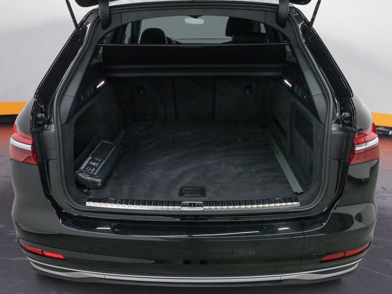 Audi A6 Avant 40 TDI Q ADVANCED - Samsaru's Car Outlet