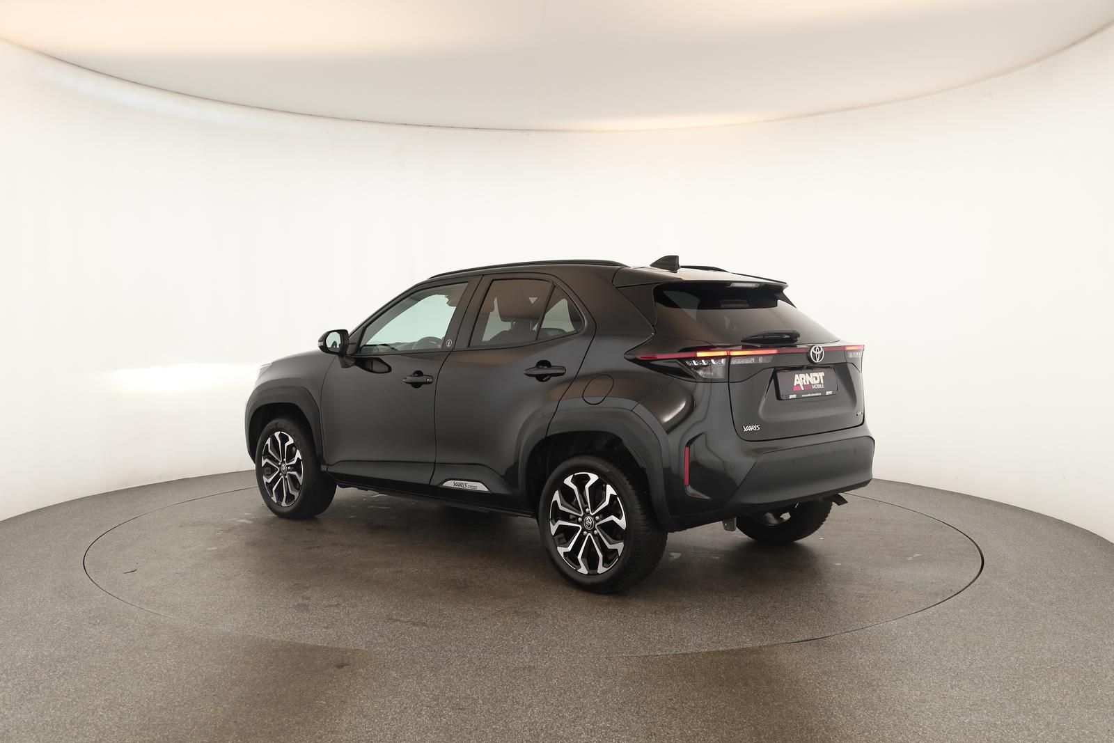 Toyota Yaris Cross CVT Team D LED Navi SHZ iACC Kam 17"