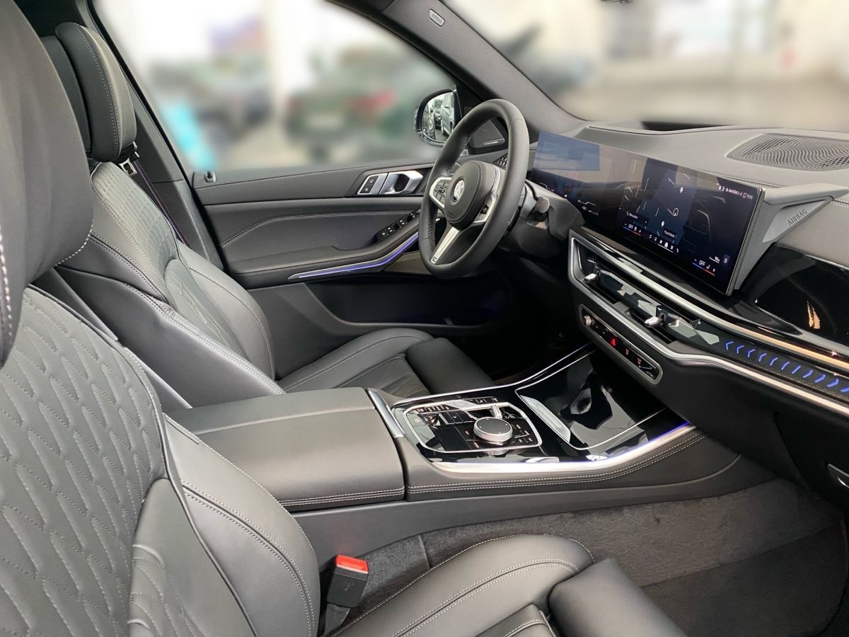 BMW X5 xDrive30d M Sport AHK KeyLess Pano STH H/K 22