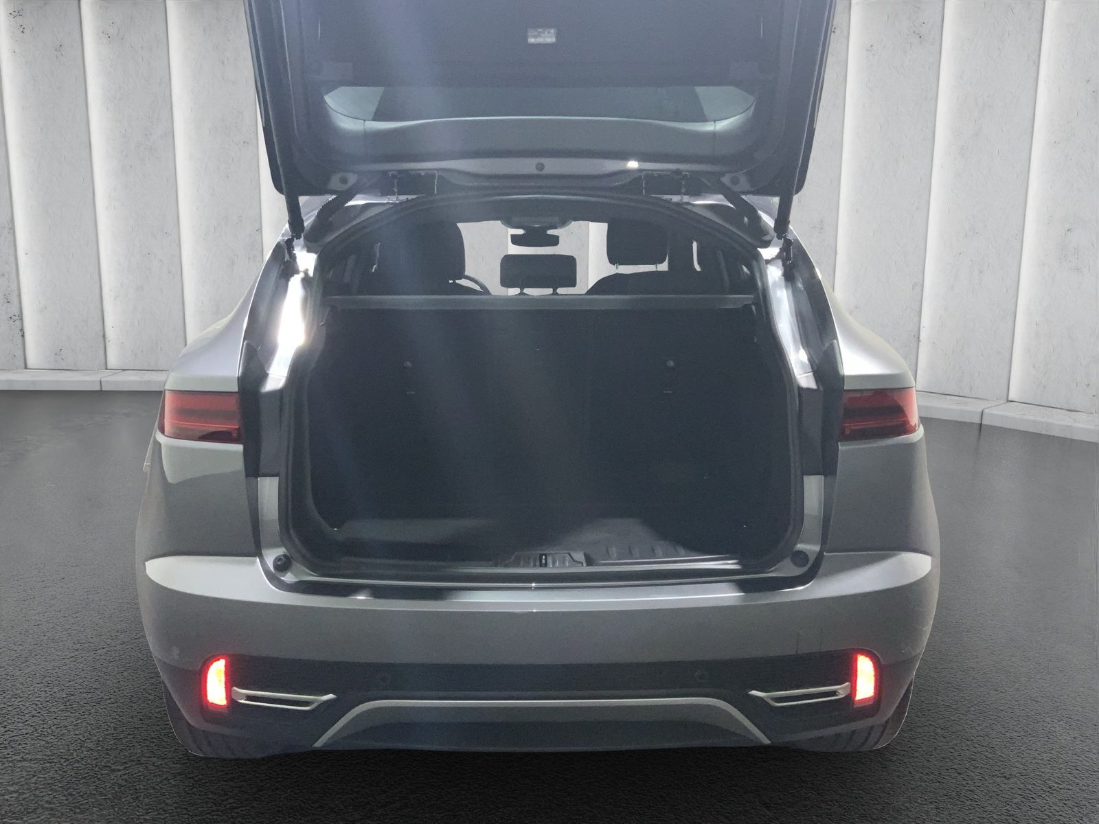 Jaguar E-PACE D200 AWD SHZ SpurH SpurW LM 2xKlima