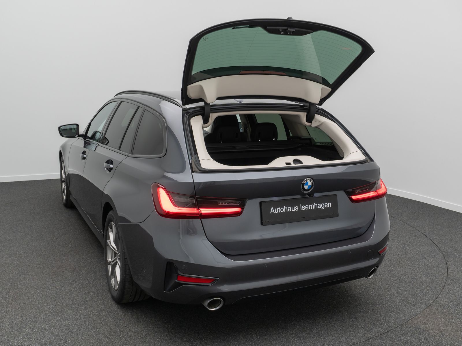 BMW 320d xD Sport Line - Samsaru's Car Outlet