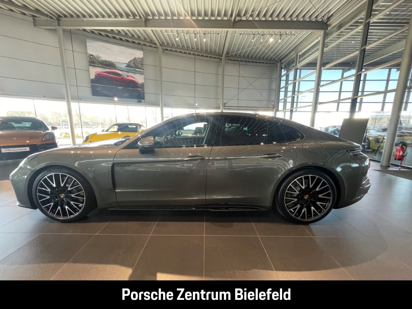 Porsche Panamera 4S E-Hybrid Surround-View Luftfederung