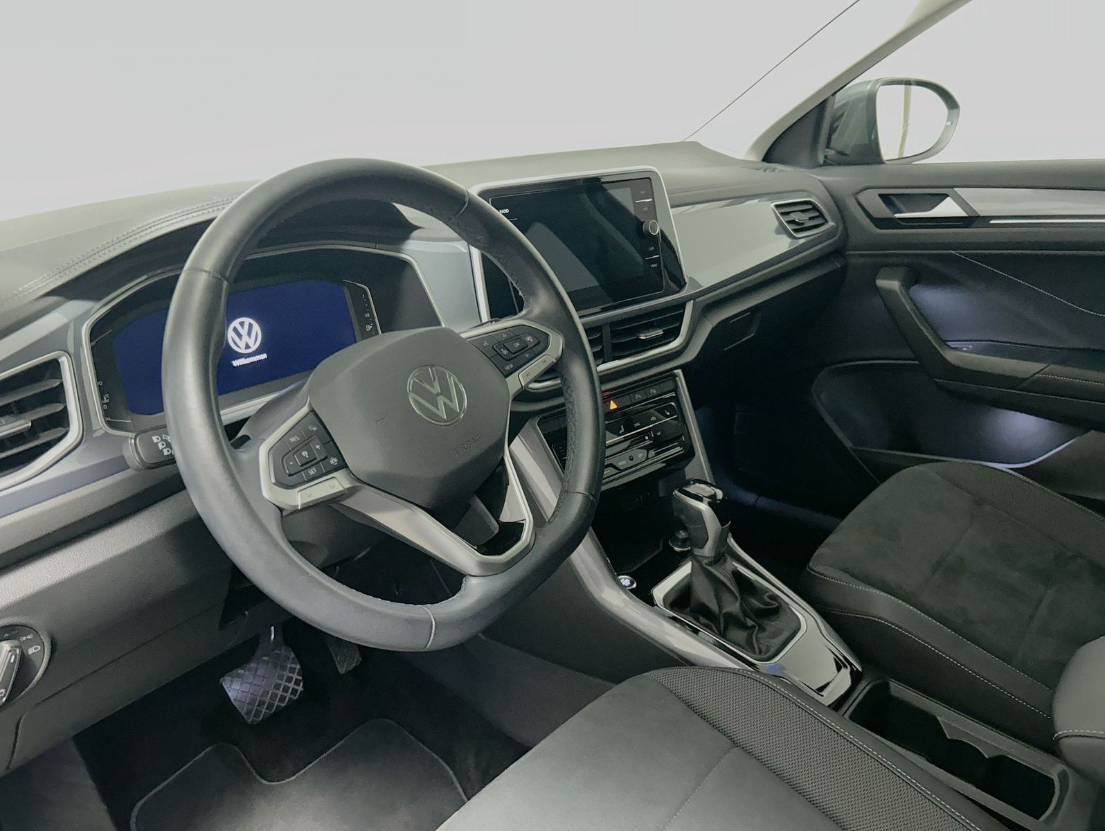 Volkswagen T-ROC 1.5 TSI DSG Style - Samsaru's Car Outlet
