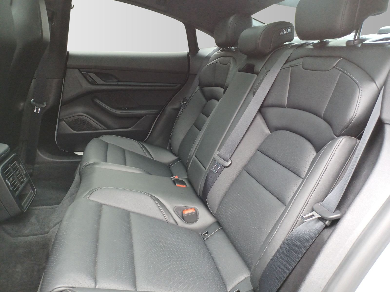 Porsche Taycan 4S