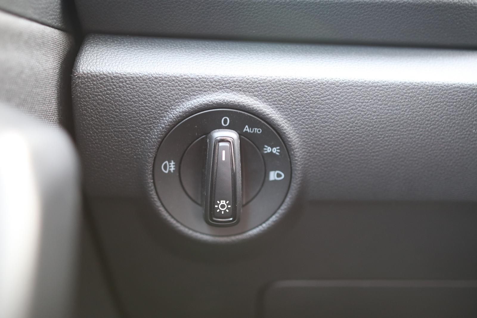 Volkswagen T-Roc 1.5 TSI Life DSG - Samsaru's Car Outlet