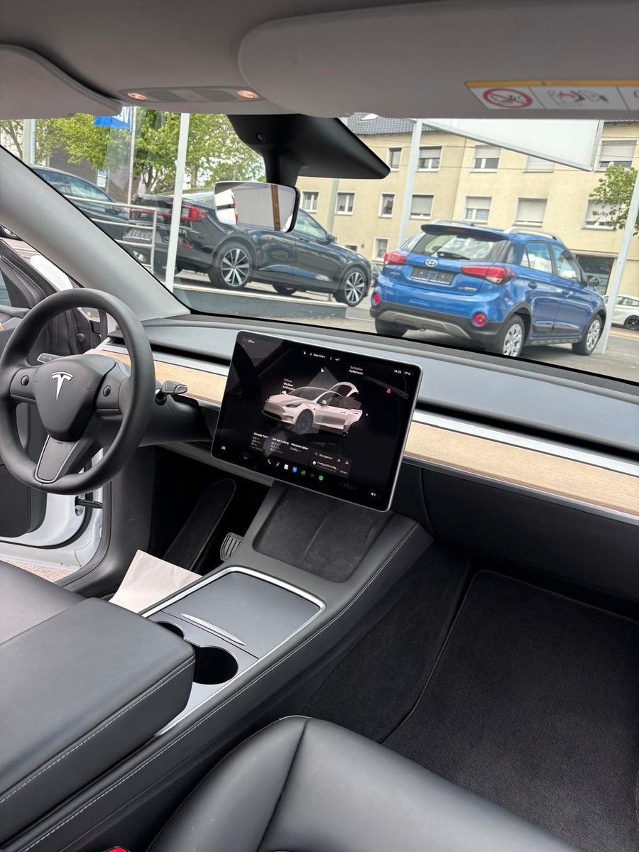 Tesla Model Y Long Range Dual AWD # +AHK # incl. MWST.