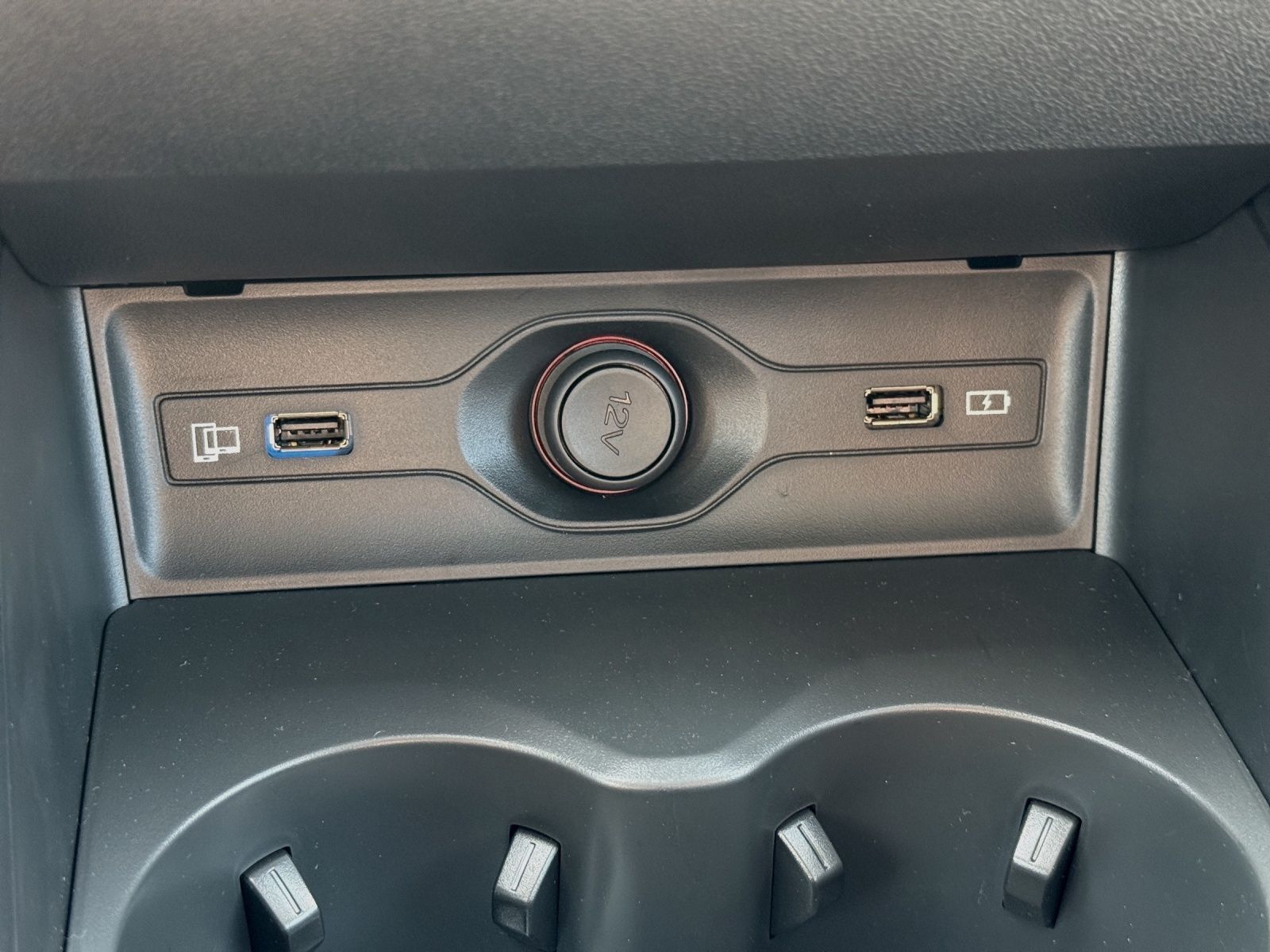 MG HS PHEV 1.5 Luxury Allwetter Reifen *Finanzierun
