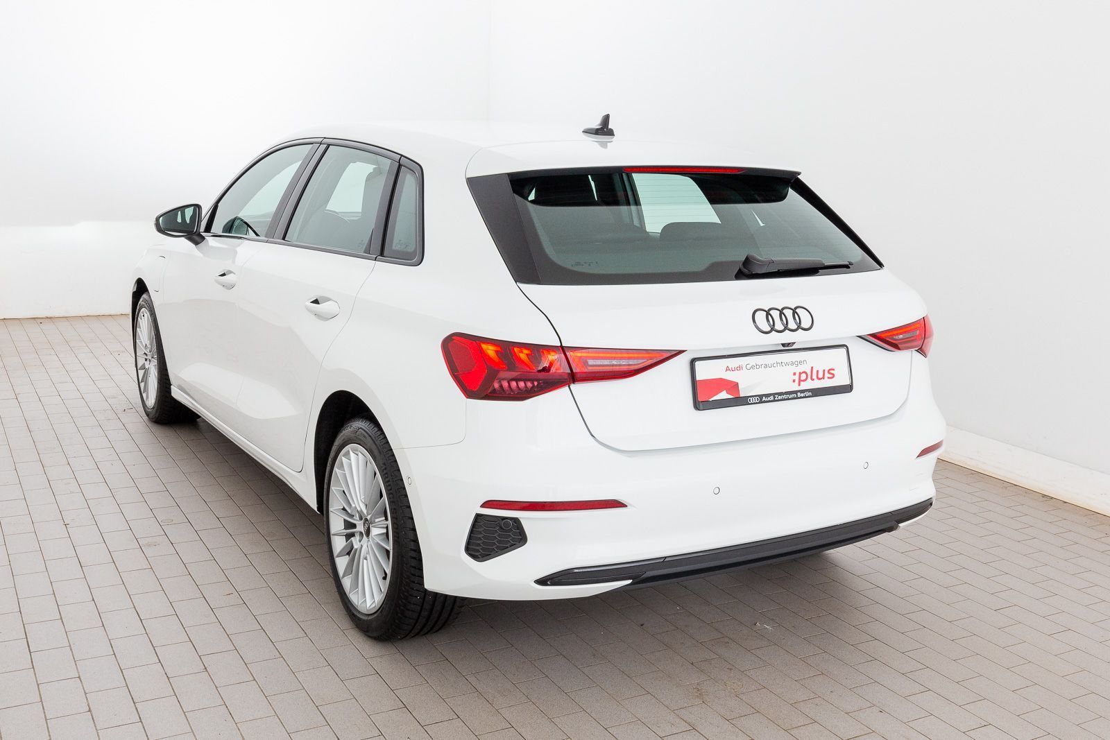 Audi A3 Sportback advanced 40 TFSI e S tr. LED RFK