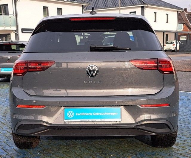Volkswagen Golf VIII 1.0 TSI Life - Samsaru's Car Outlet
