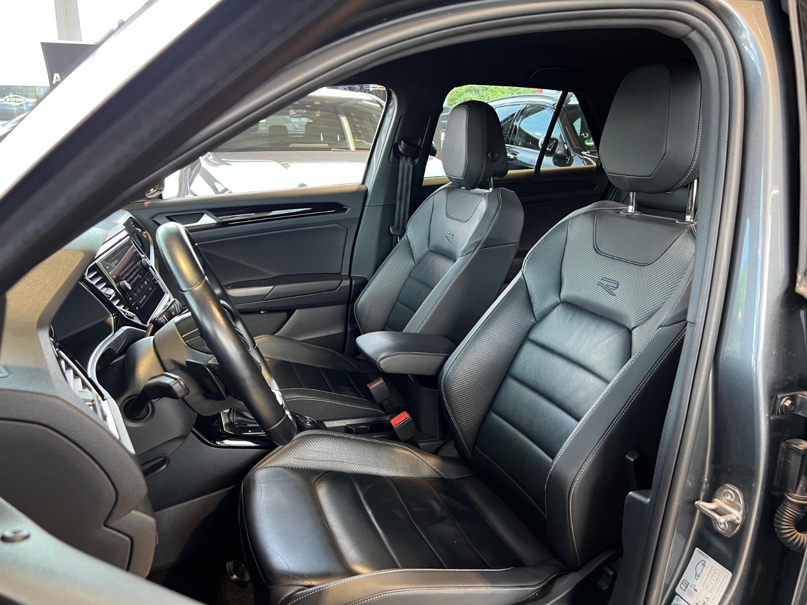 Volkswagen T-Roc R 4Motion - Samsaru's Car Outlet