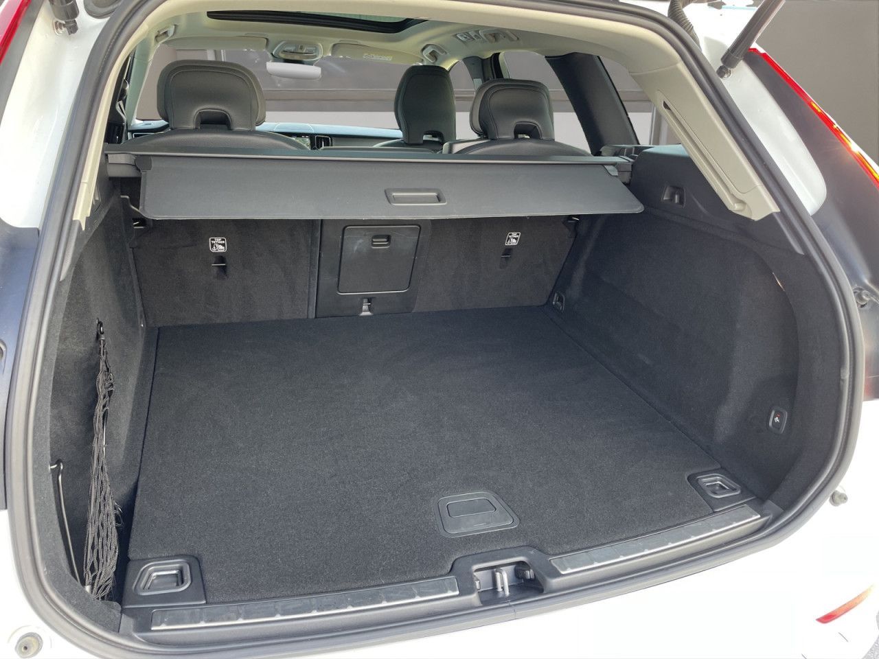 Volvo XC60 B5 AWD Ultimate Dark AHK LED NAVI 20LM HuD