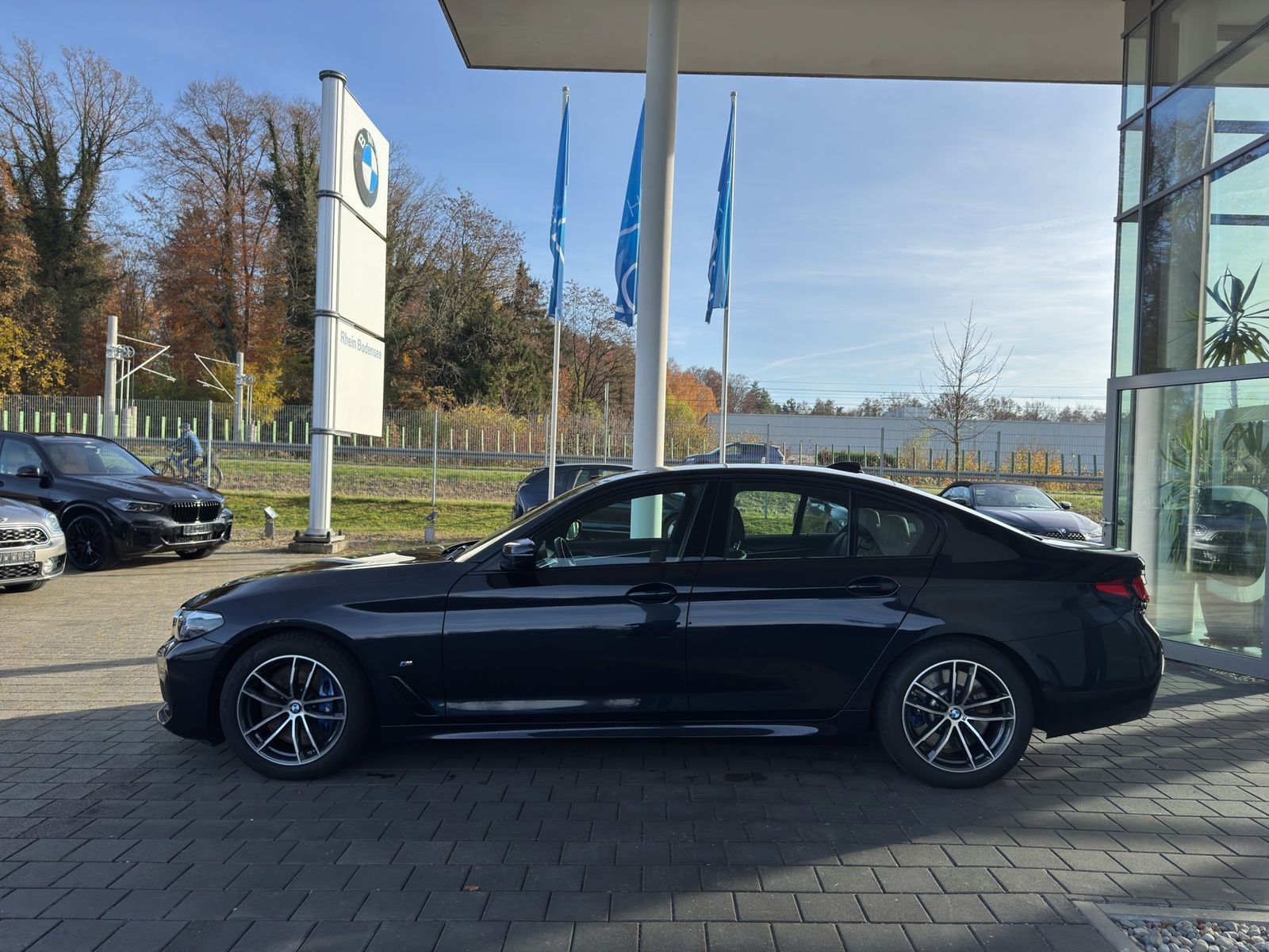 BMW 540d xDrive Limousine M Sport DrivingA. AHK ACC